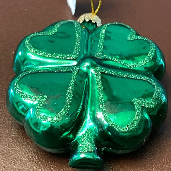 Two Irish ornaments, glass shamrock and porcelain Irish blessing. - Picture 7 of 8